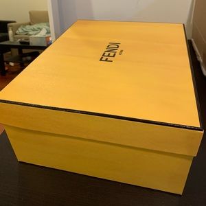 Fendi sneaker box